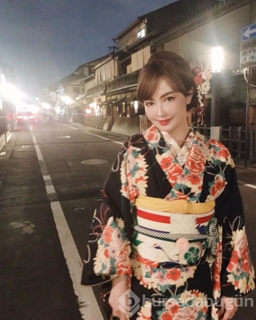 Japon model Risa Hirako gençliğin sırrını buldu