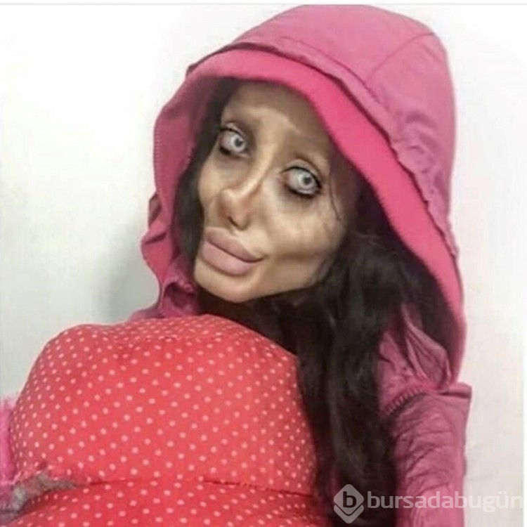Zombi Angelina adıyla tanınan Sahar Tabar hiç estetik ameliyatı yaptırmadığını söyledi