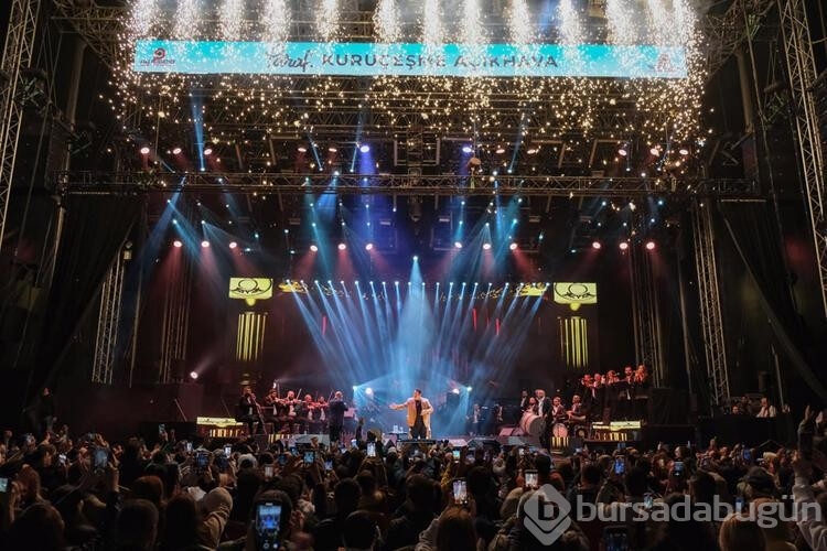 İbrahim Tatlıses, Paraf Kuruçeşme Açıkhava sahnesini fethetti