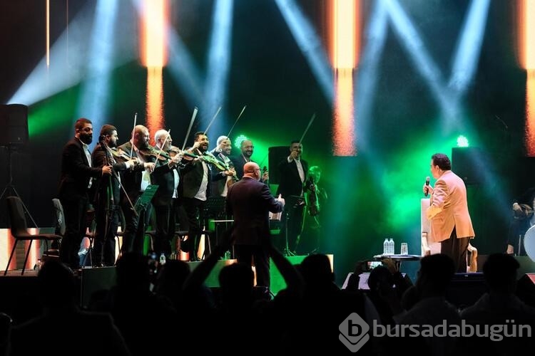 İbrahim Tatlıses, Paraf Kuruçeşme Açıkhava sahnesini fethetti