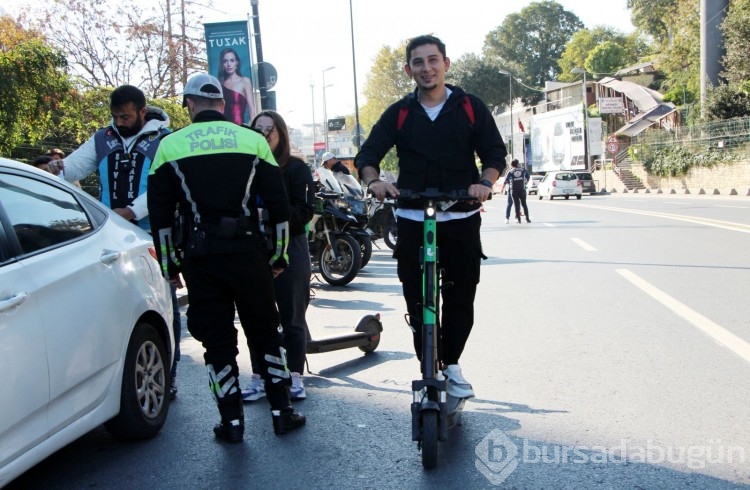 Scooter sürücüleri durduruldu, tek tek ceza kesildi!