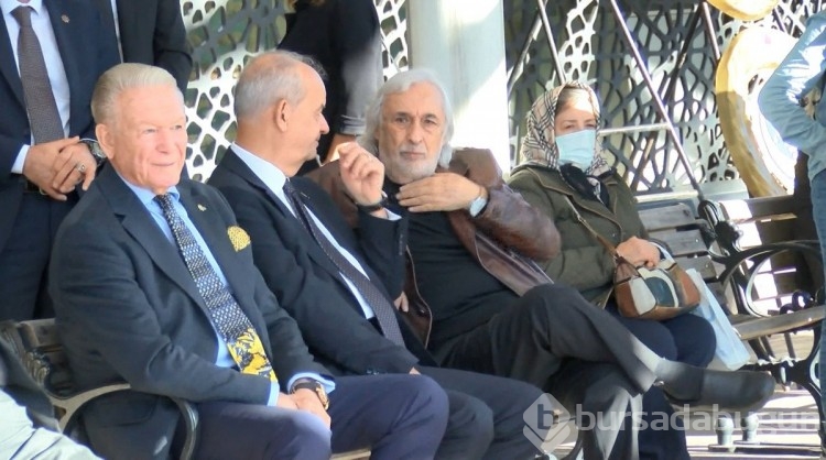 Müjdat Gezen ablasını son yolculuğuna uğurladı