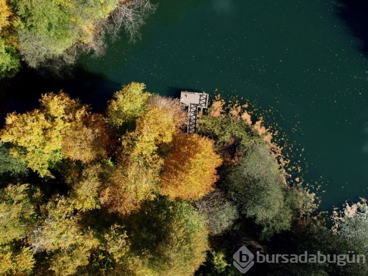 Yedigöller ziyaretçilerini sonbahar renkleriyle ağırlıyor