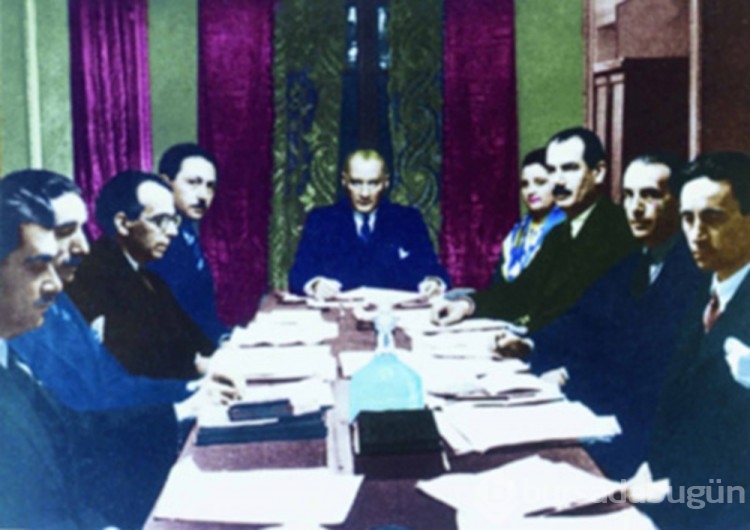 TSK'dan renkli Atatürk fotoğrafları
