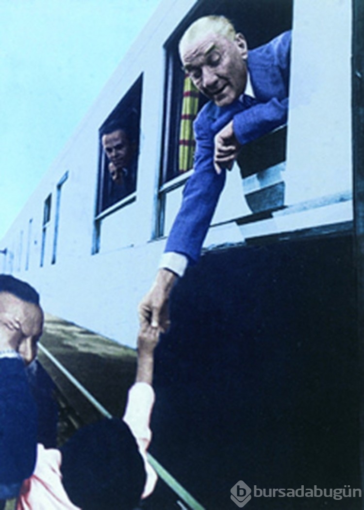 TSK'dan renkli Atatürk fotoğrafları
