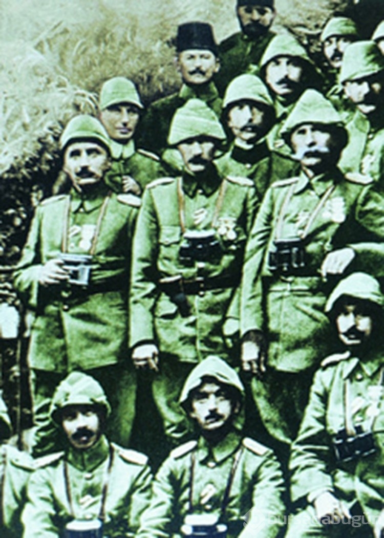 TSK'dan renkli Atatürk fotoğrafları
