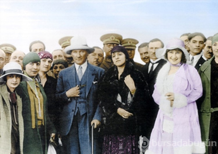 TSK'dan renkli Atatürk fotoğrafları
