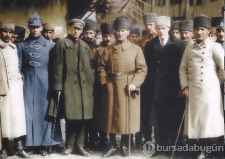TSK'dan renkli Atatürk fotoğrafları
