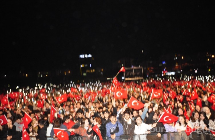 Bursa Nilüfer'de 29 Ekim Cumhuriyet Bayramı coşkuyla kutlandı