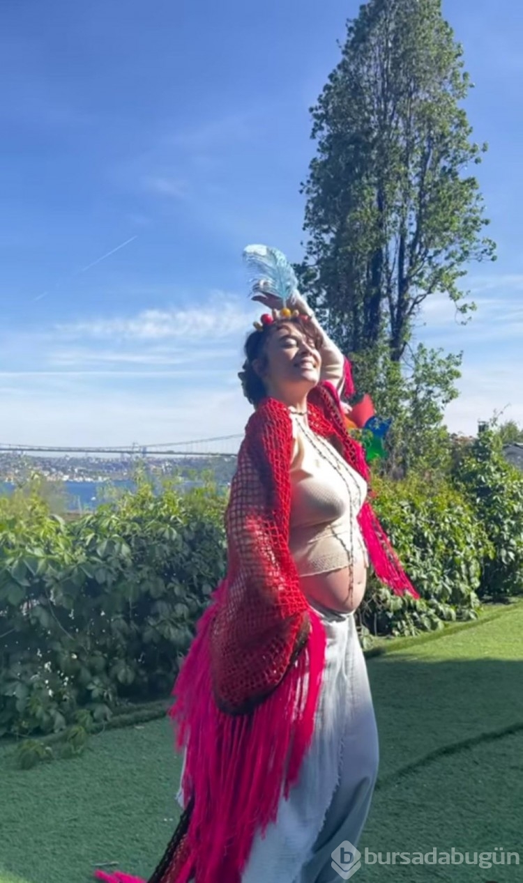 Demet Evgar'dan annelik yorumu

