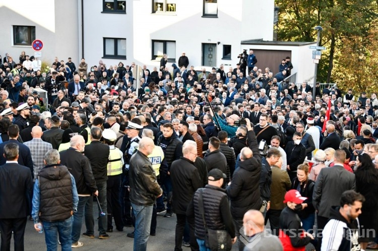 Solingen'in simge ismi Mevlüde Genç'e tören