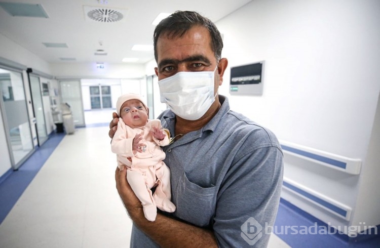 'Parmak bebek' yaşama tutundu