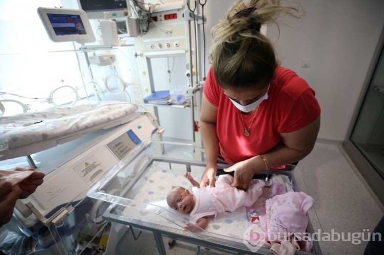 'Parmak bebek' yaşama tutundu