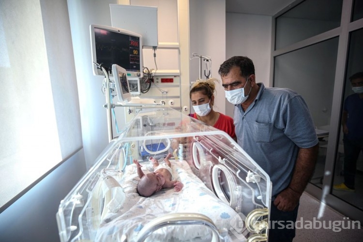 'Parmak bebek' yaşama tutundu