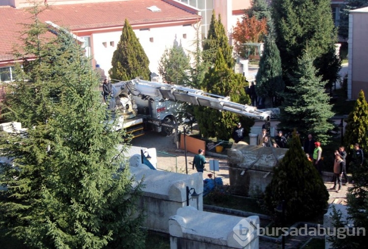 İnşaat sırasında şans eseri bulunan Roma dönemine ait lahitten insan kemikleri çıktı