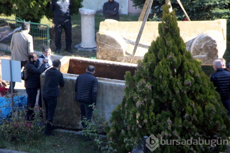 İnşaat sırasında şans eseri bulunan Roma dönemine ait lahitten insan kemikleri çıktı