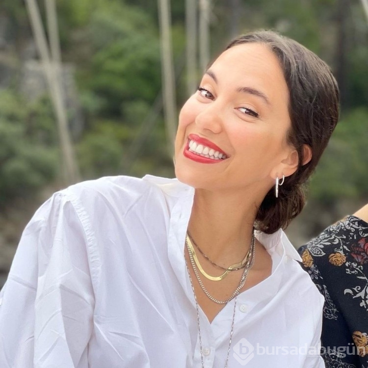 Çağatay Ulusoy ve Duygu Sarışın evleniyor