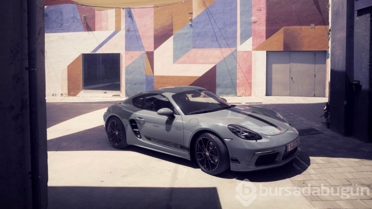 Porsche'den 718 Boxer ve Cayman'a stil paketi