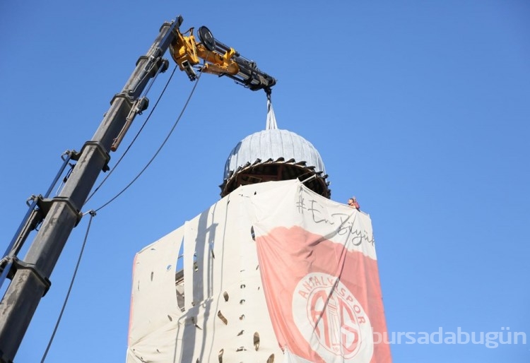 Tarihi Saat Kulesi'nin kubbesi 90 yıl sonra yerinde