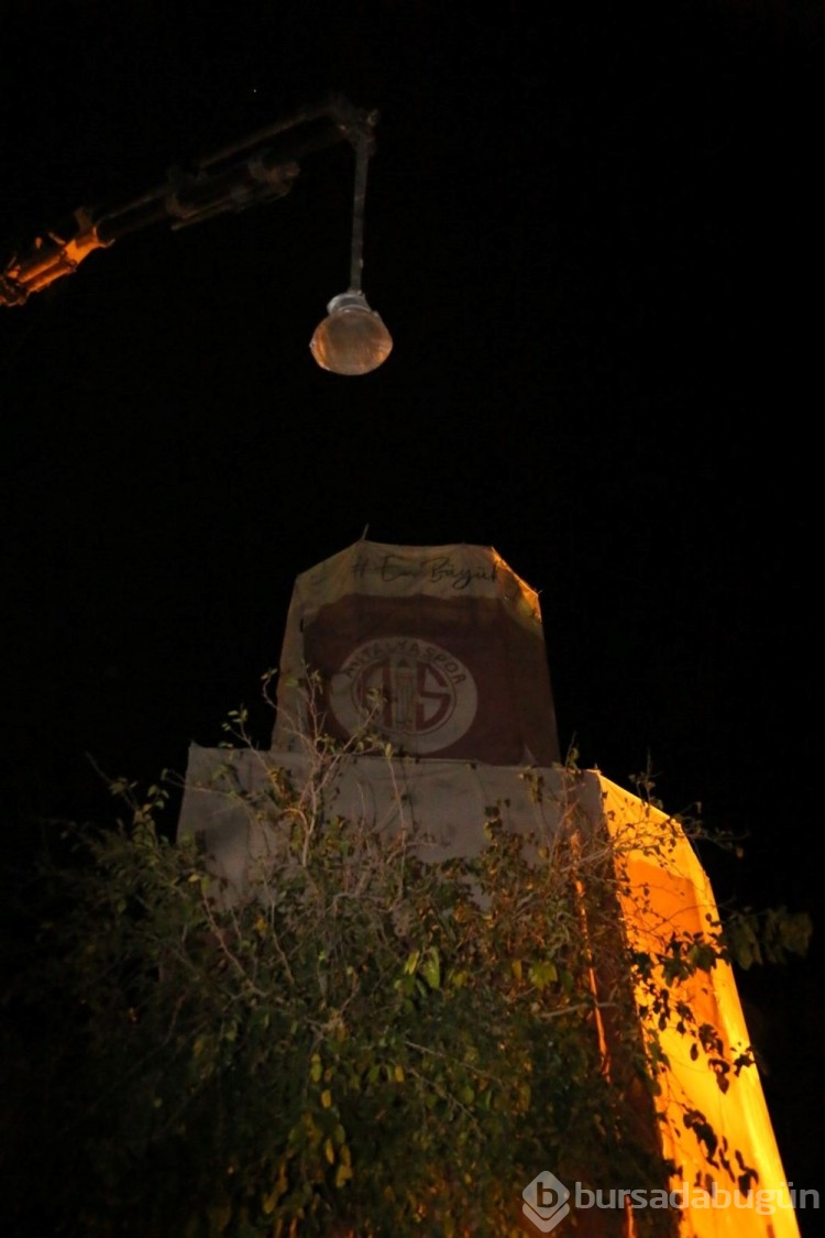 Tarihi Saat Kulesi'nin kubbesi 90 yıl sonra yerinde