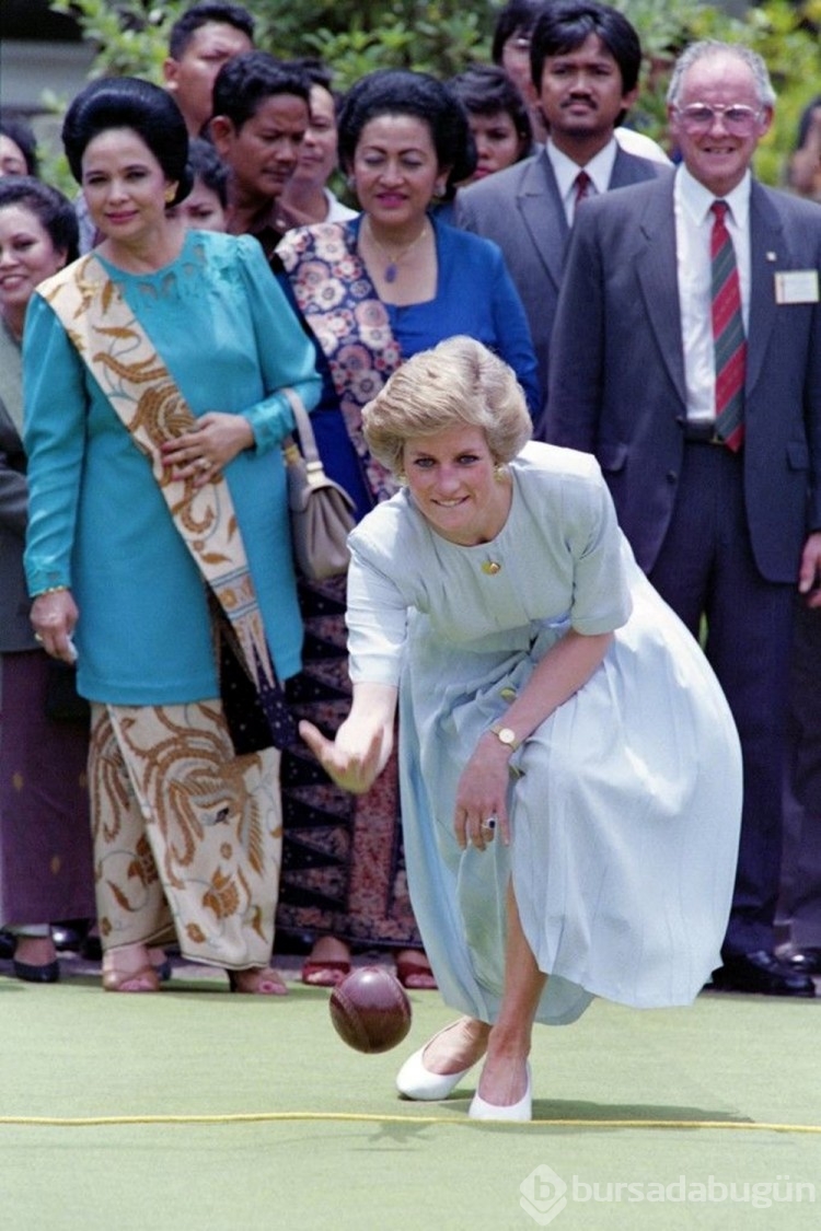 Prenses Diana'nın sol eli satışa çıkıyor