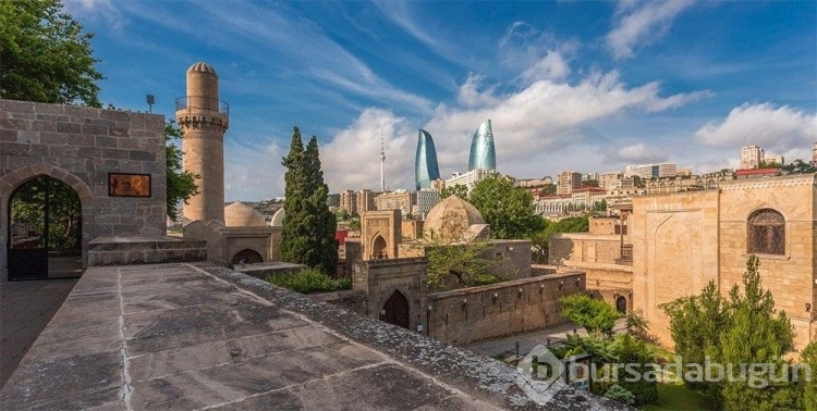 Azerbaycan'ın başkenti Bakü doğal yapısıyla öne çıkıyor