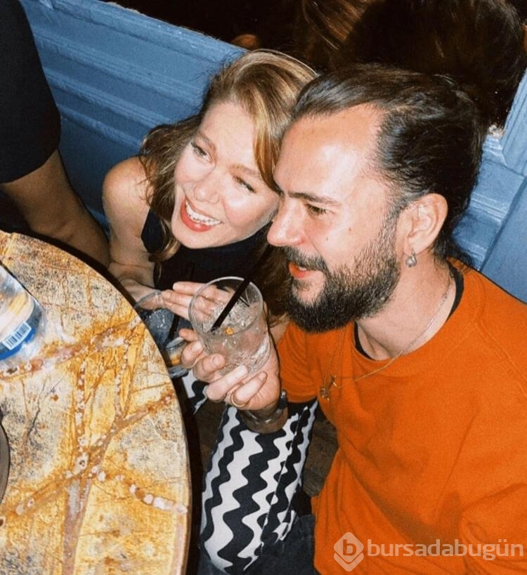 Burcu Biricik'in eşiyle olan pozu olay oldu