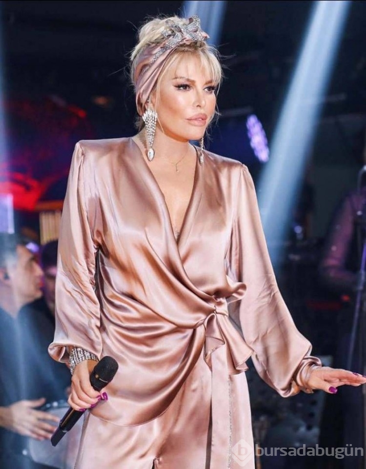 Ameliyat olan Ajda Pekkan'ın sağlık durumuyla ilgili açıklama
