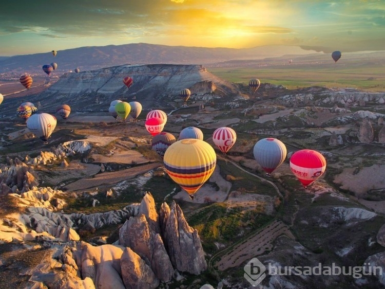 Kapadokya'da balon uçuşu rekoru kırıldı
