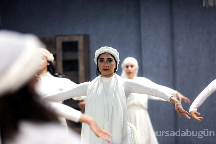 İranlı kadın dansçıların en büyük hayalleri halka açık performans
