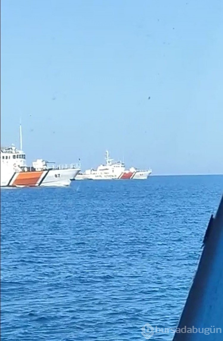 Karadeniz'de yanan gemiden atlayan makinist kayboldu