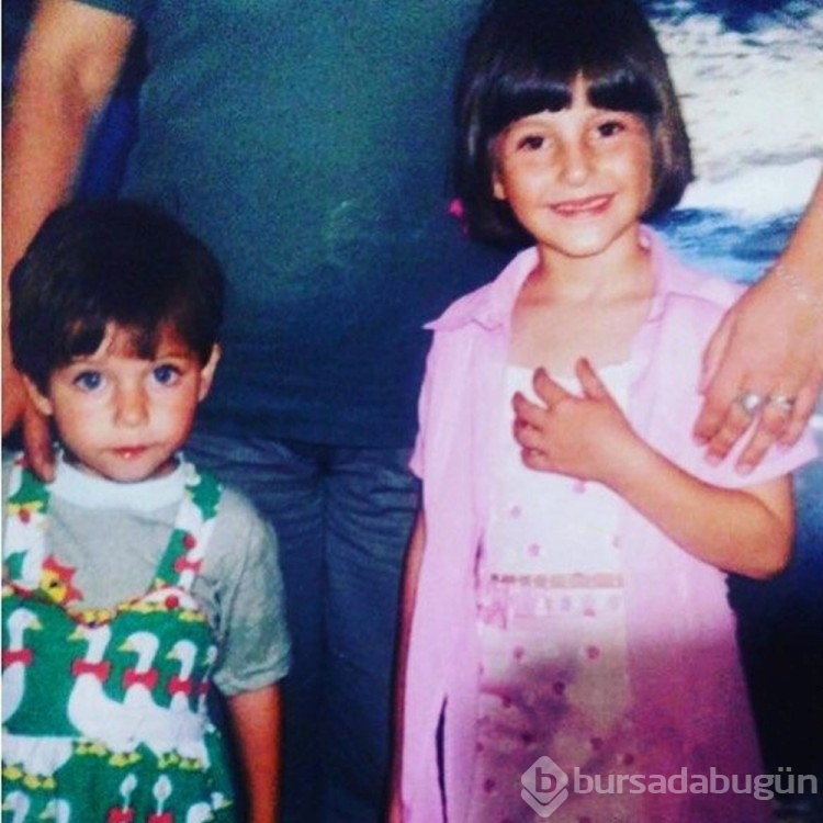 Afra Saraçoğlu'nun çocukluk fotoğrafları