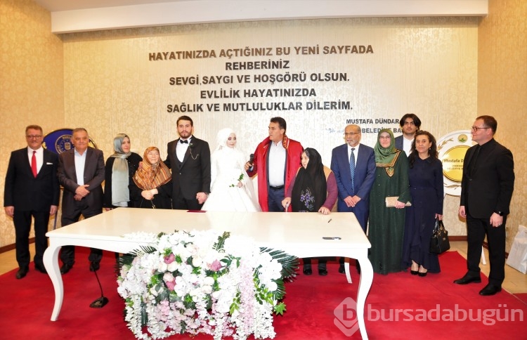 İş ve siyaset dünyasını bir araya getiren nikah 
