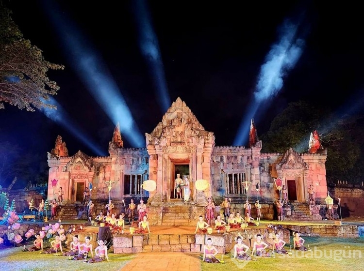 Tayland'da Loy Krathong Festivali kutlandı 
