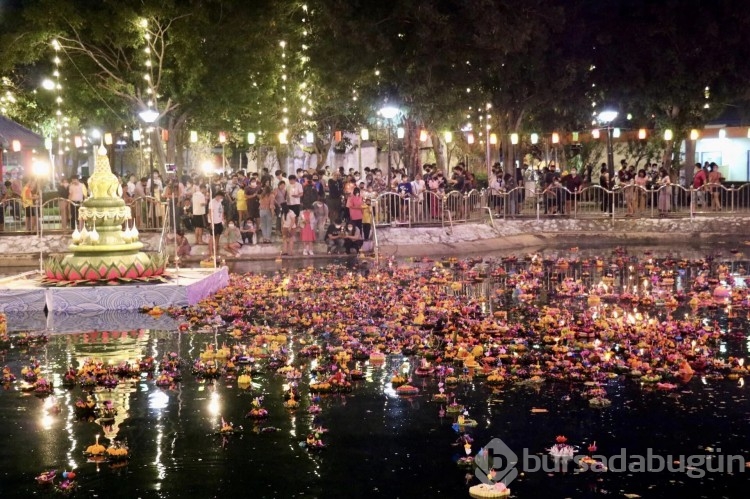 Tayland'da Loy Krathong Festivali kutlandı 
