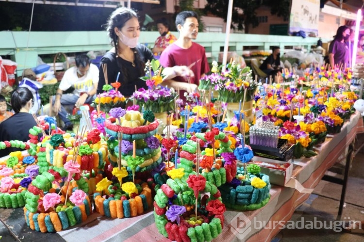 Tayland'da Loy Krathong Festivali kutlandı 
