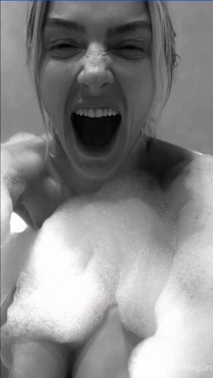 Hadise'den küvet pozu!
