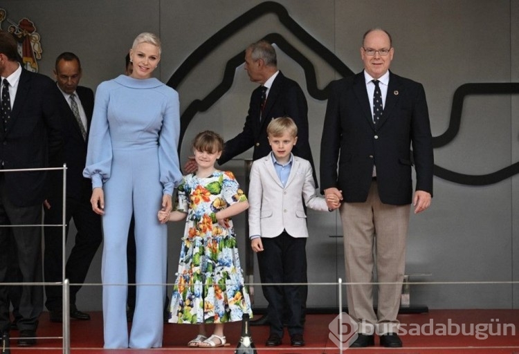 Monaco Prensi Albert'ten evlilik dışı iki çocuğuyla ilk fotoğraf
