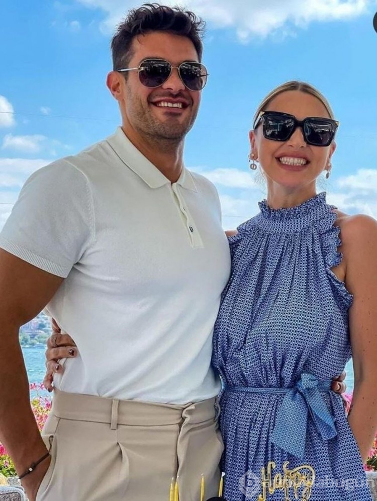 Hadise yeni evine geçti
