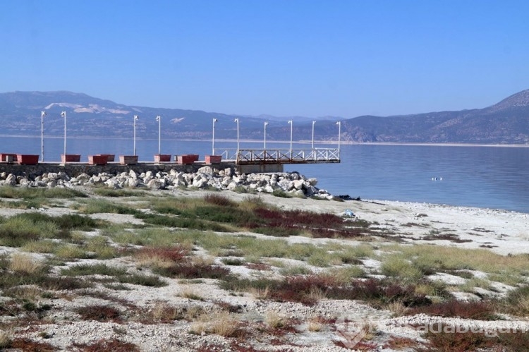 Burdur Gölü'nde iskele 18 metre uzaklaştı!
