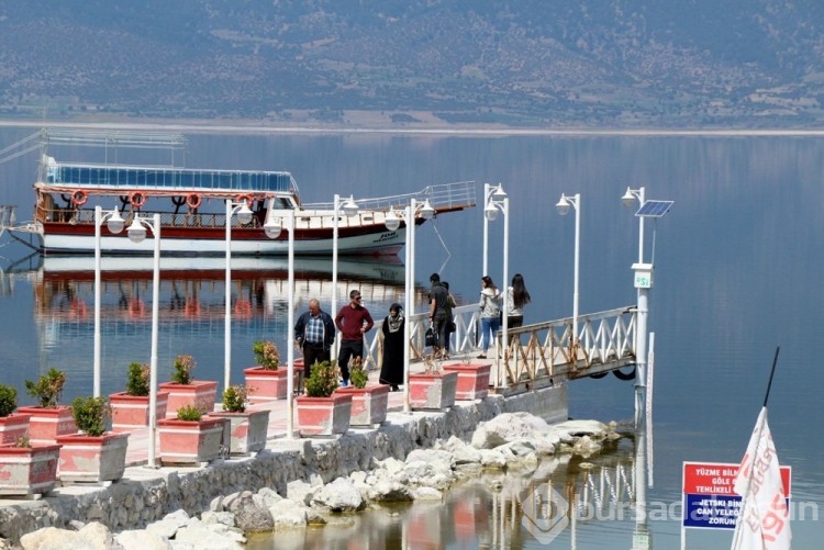 Burdur Gölü'nde iskele 18 metre uzaklaştı!
