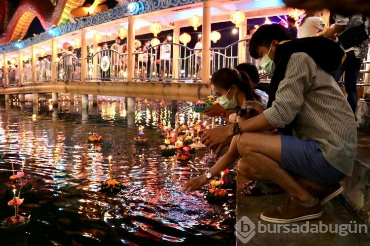 Tayland'daki Loy Krathong Festivali'nde renkli görüntüler
