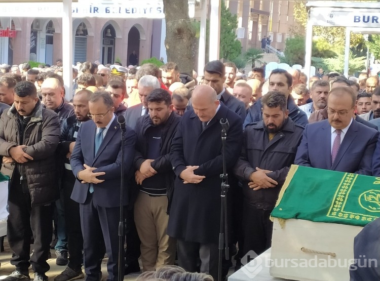Bursa'da yangında 1'i çocuk 9 kişi hayatını kaybetti! Cenaze törenine Bakan Soylu da katıldı

