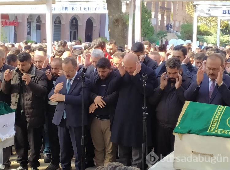 Bursa'da yangında 1'i çocuk 9 kişi hayatını kaybetti! Cenaze törenine Bakan Soylu da katıldı
