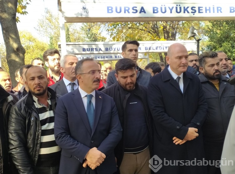 Bursa'da yangında 1'i çocuk 9 kişi hayatını kaybetti! Cenaze törenine Bakan Soylu da katıldı
