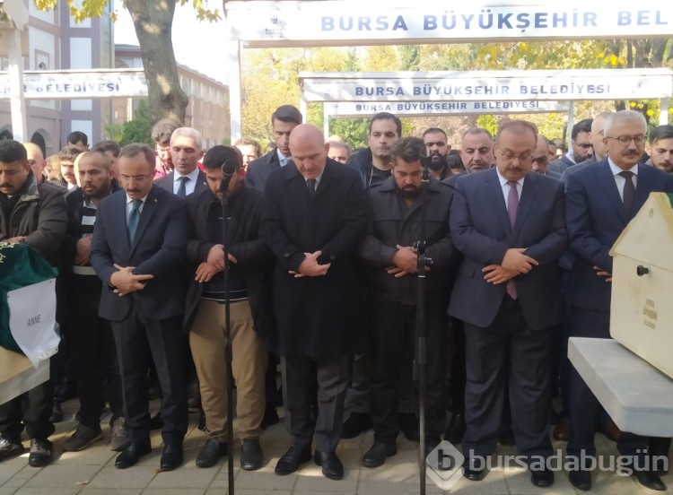 Bursa'da yangında 1'i çocuk 9 kişi hayatını kaybetti! Cenaze törenine Bakan Soylu da katıldı
