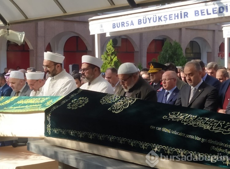 Bursa'da yangında 1'i çocuk 9 kişi hayatını kaybetti! Cenaze törenine Bakan Soylu da katıldı
