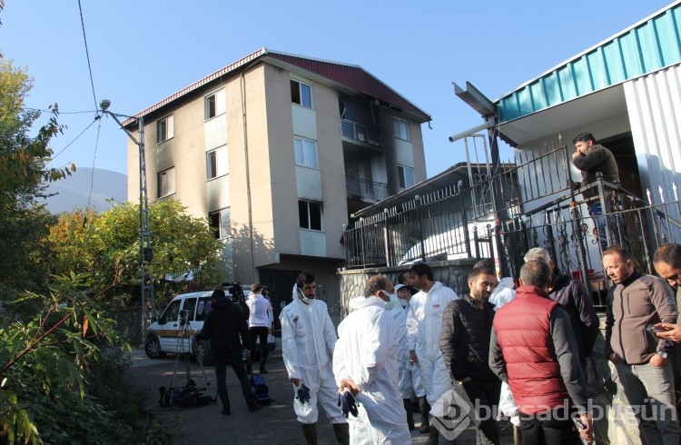 Bursa'da yangında 1'i çocuk 9 kişi hayatını kaybetti! Cenaze törenine Bakan Soylu da katıldı
