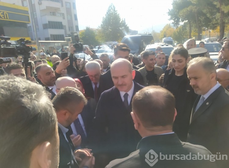 Bursa'da yangında 1'i çocuk 9 kişi hayatını kaybetti! Cenaze törenine Bakan Soylu da katıldı
