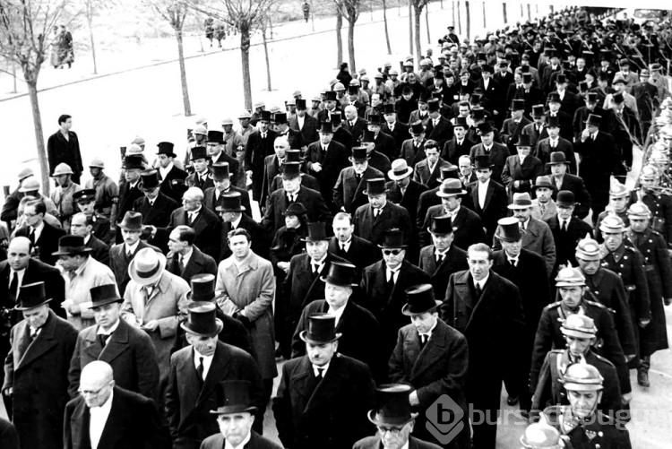 Atatürk'ün son yolculuğuna ait fotoğraflara özel sergi
